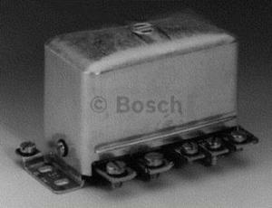 Kombinerad regulator och startrelä Bosch - 1